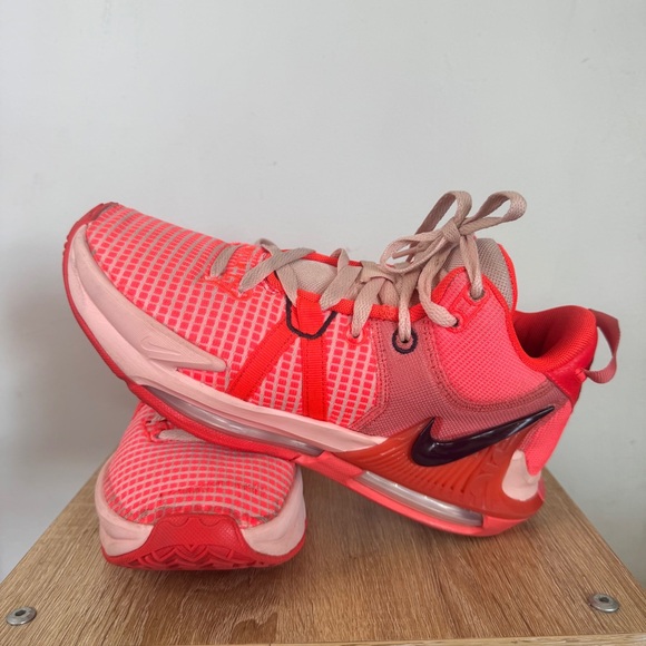 Nike Lebron Witness 7 Basketball Shoes, Bright Crimson Mens Size 7.5 DM1123-600 - Picture 1 of 9